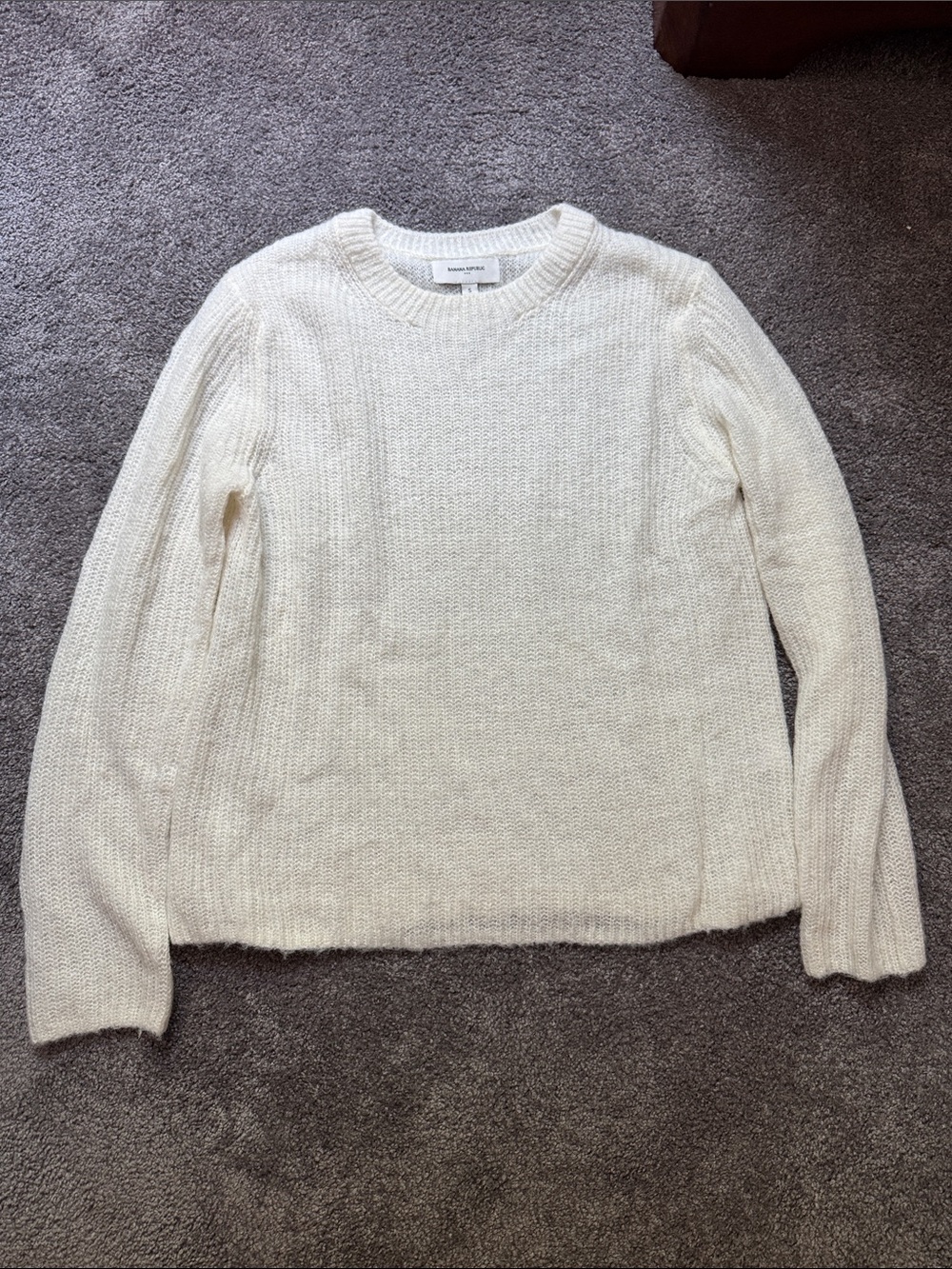 Banana Republic cream long sleeve  Crewneck Sweater Sz S  lightweight